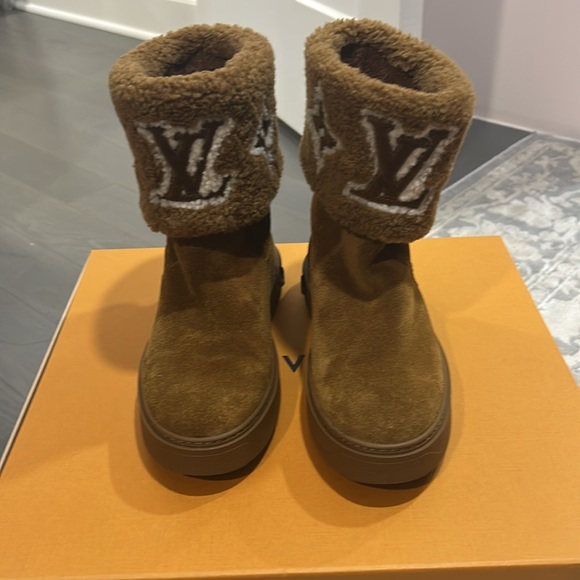 AUTHENTIC LV SnowDrop flat boots / SOLD OUT EVERYWHERE !!! - Picture 9 of 9